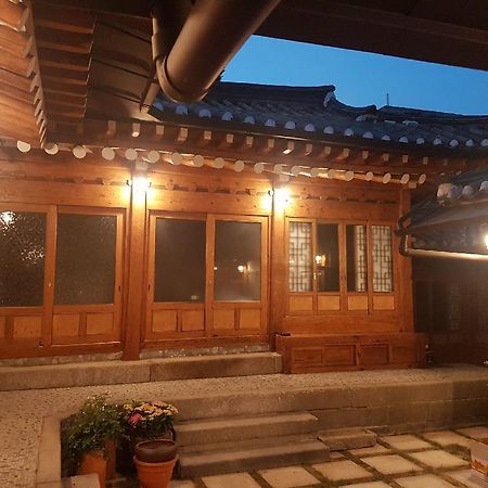 Bukchon Hyosunjae Guesthouse Seoul Exterior photo