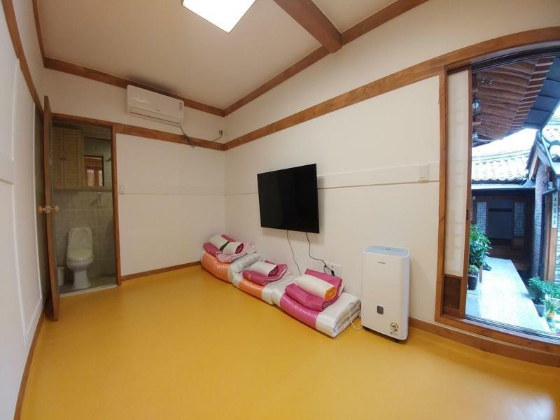 Bukchon Hyosunjae Guesthouse Seoul Exterior photo
