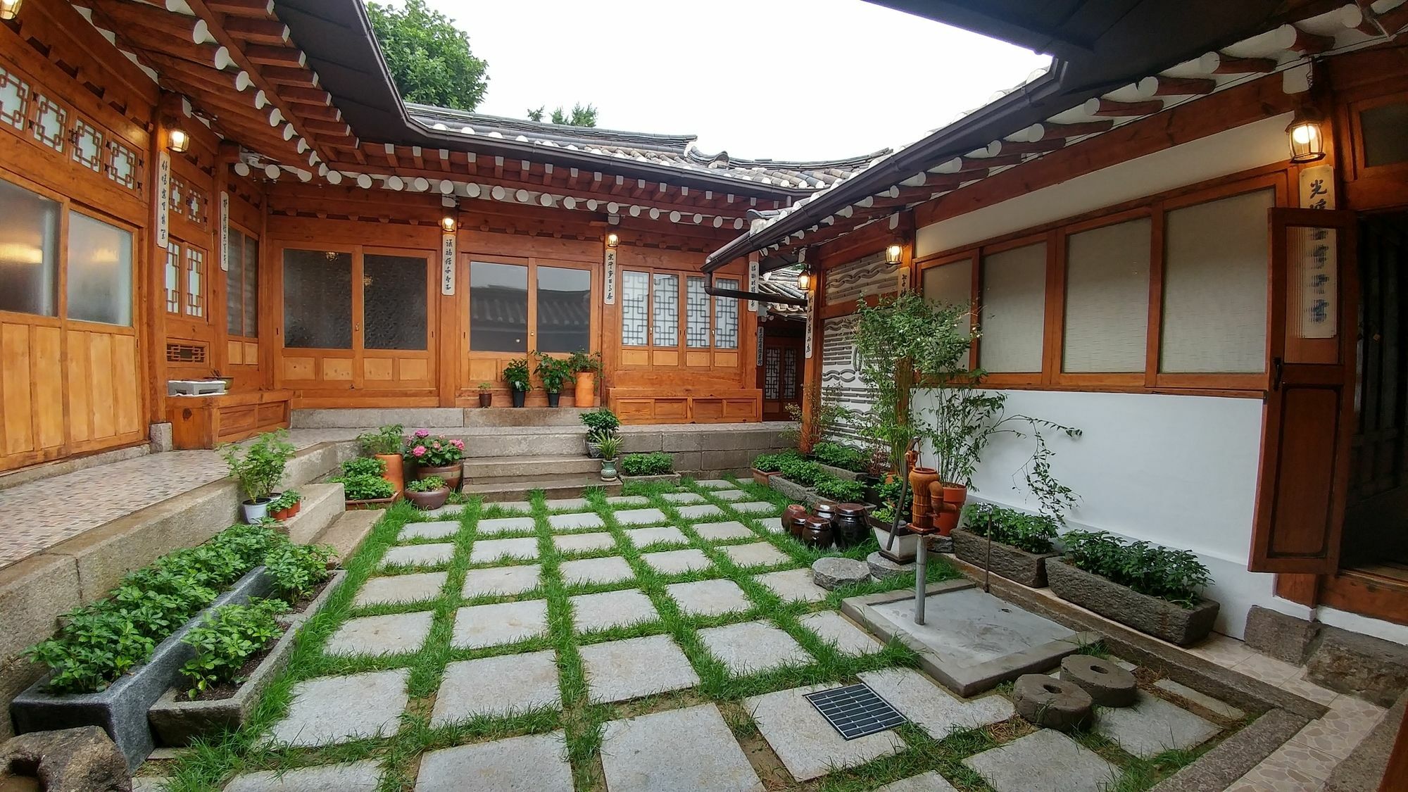 Bukchon Hyosunjae Guesthouse Seoul Exterior photo