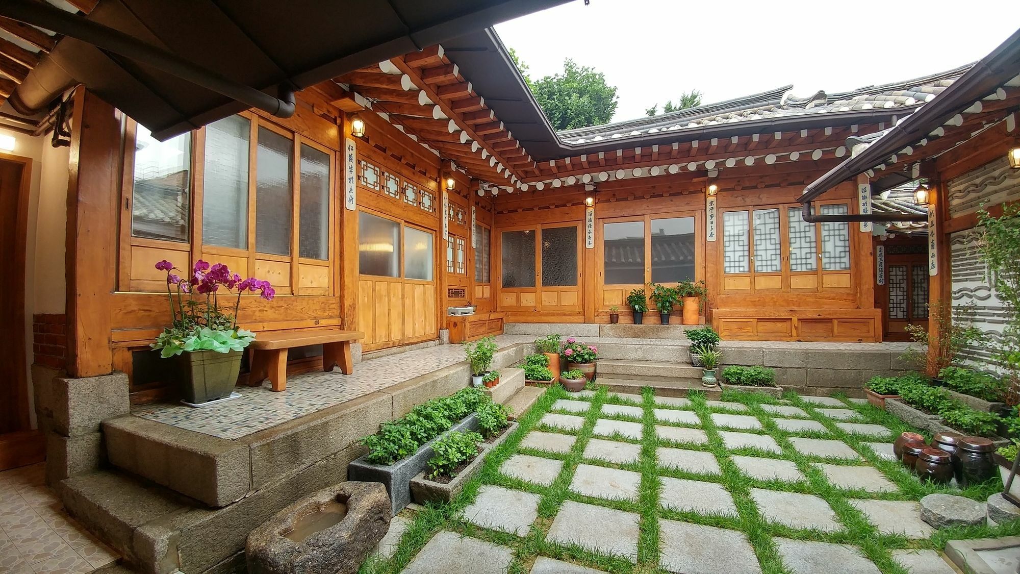 Bukchon Hyosunjae Guesthouse Seoul Exterior photo